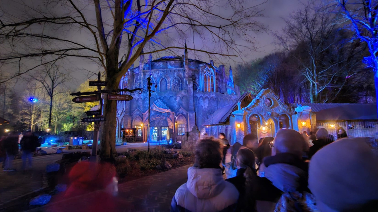 Danse-macabre-in-het-donker-Efteling